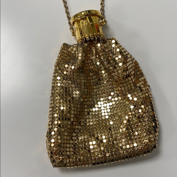 gold expandable party coin purse wristlet - Picture 3 of 7